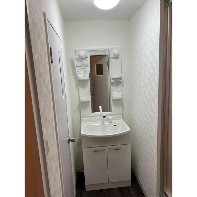 洗面設備　独立洗面台付き！