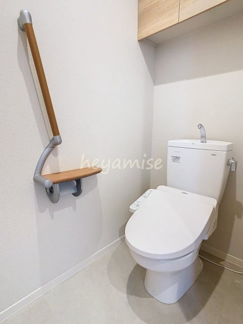 トイレ　※写真は別号室
