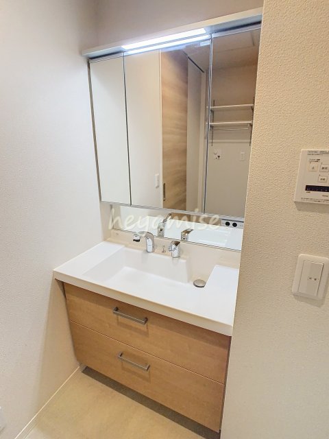 洗面設備　※写真は別号室