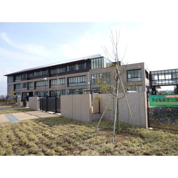 小学校　八千代市立みどりが丘小学校（小学校）まで710m