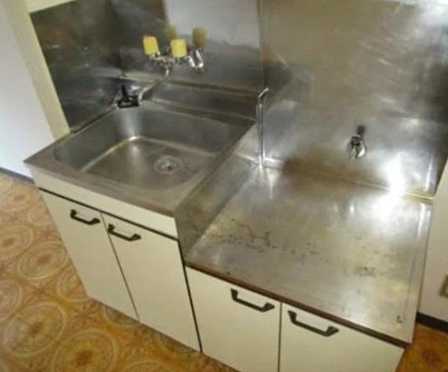 キッチン　反転部屋参考写真です。