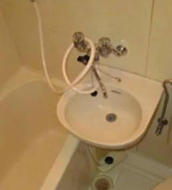 洗面設備　反転部屋参考写真です。