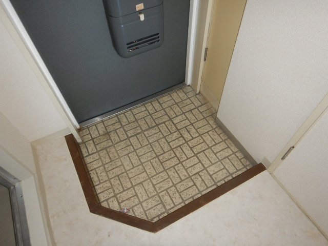 玄関　写真は同仕様