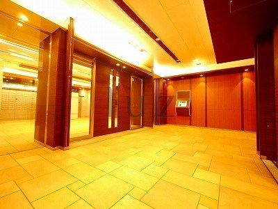 エントランス　高級感漂うエントランスです。