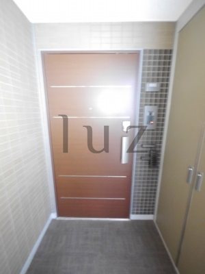 玄関　綺麗な玄関ドアです！