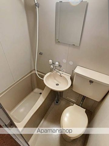 ＪＲ山陽本線 岡山駅 徒歩15分 2階建 築42年の風呂写真