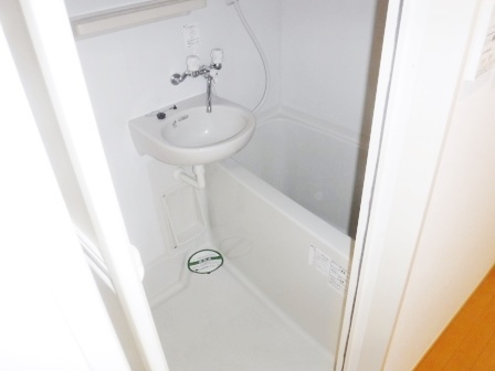 バス・シャワールーム　※別部屋写真