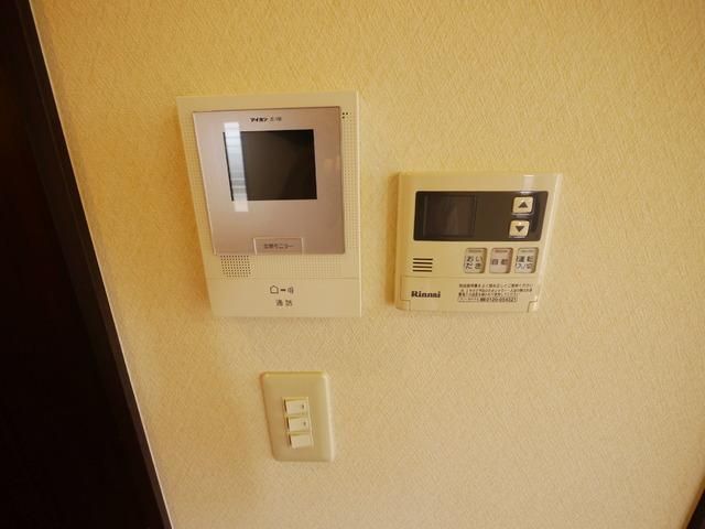 セキュリティ　ＴＶモニタホンと給湯リモコン