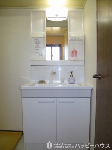洗面設備　退去予定の為現状優先です。モデルルームの写真ですので家具・家