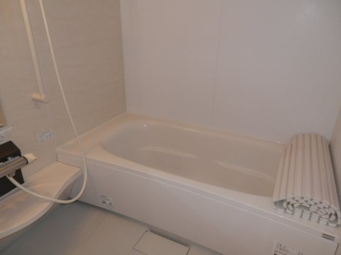 バス・シャワールーム　同建物別部屋となります。現状優先です。