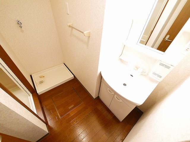 洗面設備　コンパクトで使いやすい洗面所