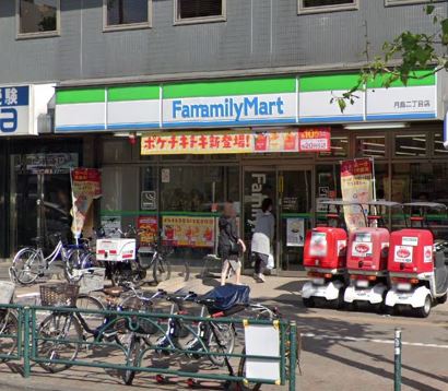 コンビニ　ファミリーマート 月島二丁目店（コンビニ）まで303m