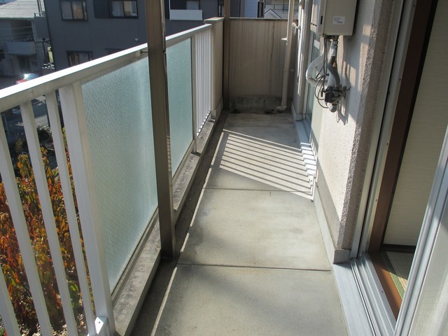 バルコニー　日当たりの良いバルコニーです
