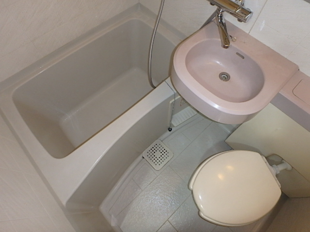 バス・シャワールーム　コンパクトタイプのバスルーム