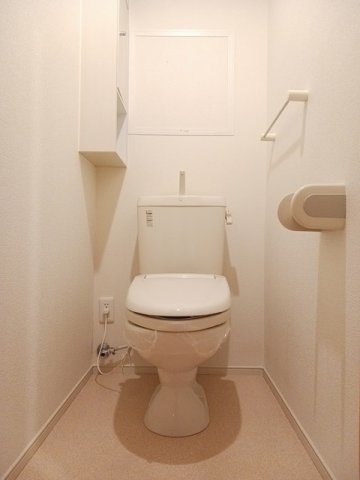 トイレ　清潔感のあるトイレです