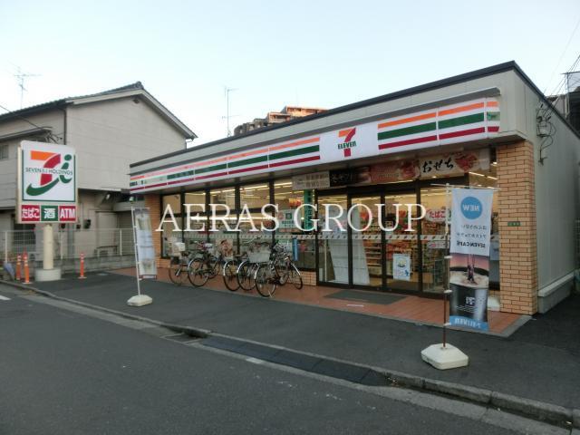 コンビニ　セブンイレブン足立中川1丁目店（コンビニ）まで495m