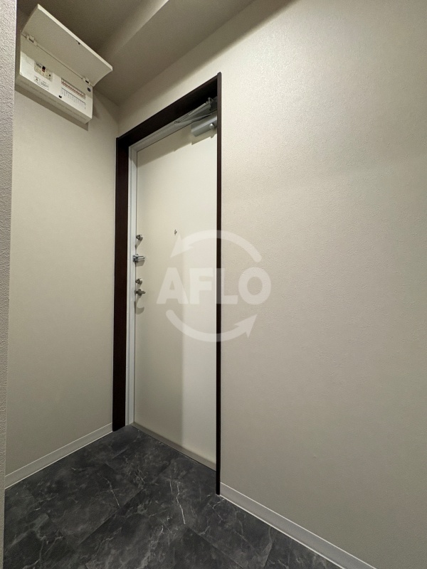 玄関　HIT KITATANABE SIX　玄関