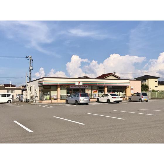 コンビニ　セブンイレブン富山本郷町店（コンビニ）まで600m