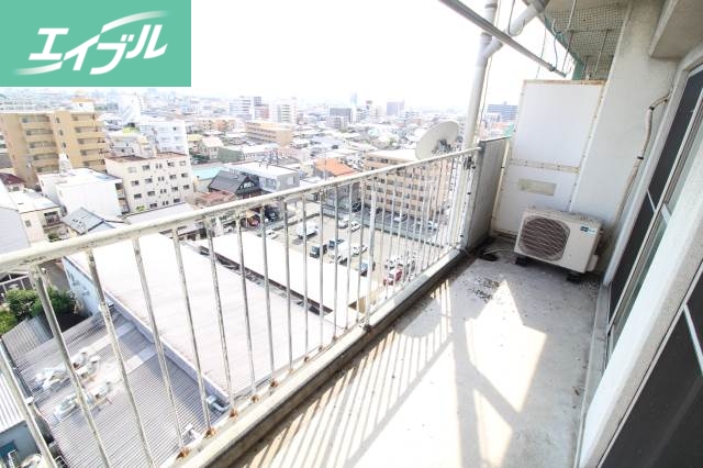 バルコニー　ダイニングスペース