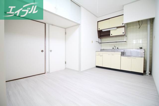 居室・リビング　内装リフォーム済み