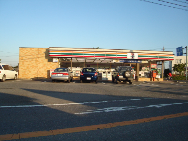 その他　セブンイレブン（その他）まで800m