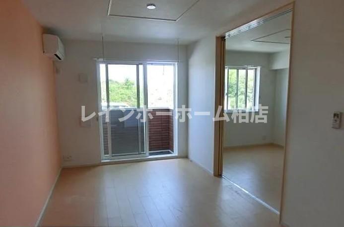 その他部屋・スペース　LDKからの洋室です