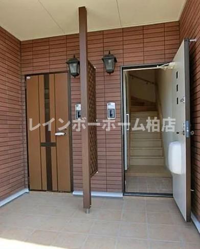 エントランス　ゆとりのあるエントランスです