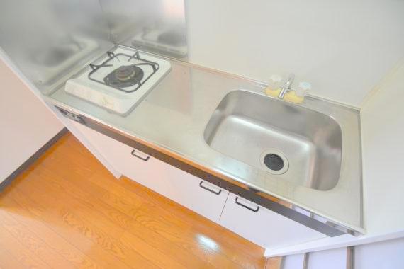 キッチン　スッキリとしたシンプルキッチン。