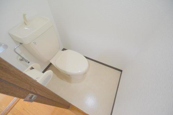 トイレ　清潔感のあるトイレは、誰もがリラックスできる空間です。