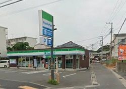 コンビニ　ファミリーマート横須賀長坂店（コンビニ）まで568m