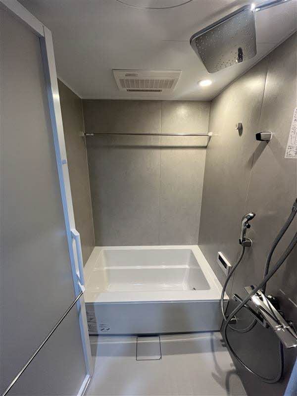 バス・シャワールーム　心地よいリラックス空間が広がる浴室です