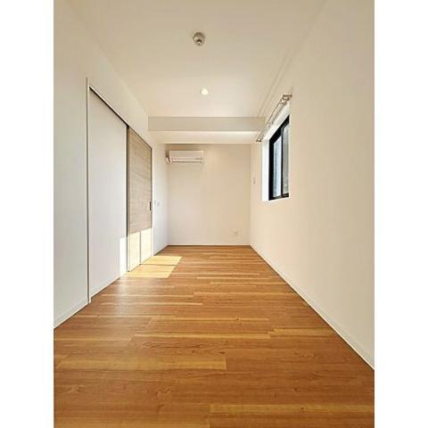 居室・リビング　室内