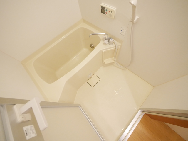 バス・シャワールーム　★追焚機能付のバスもうれしいポイントですね★