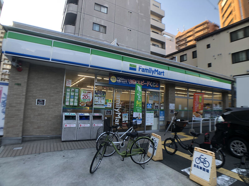 コンビニ　ファミリーマート城東中央二丁目店（コンビニ）まで27m