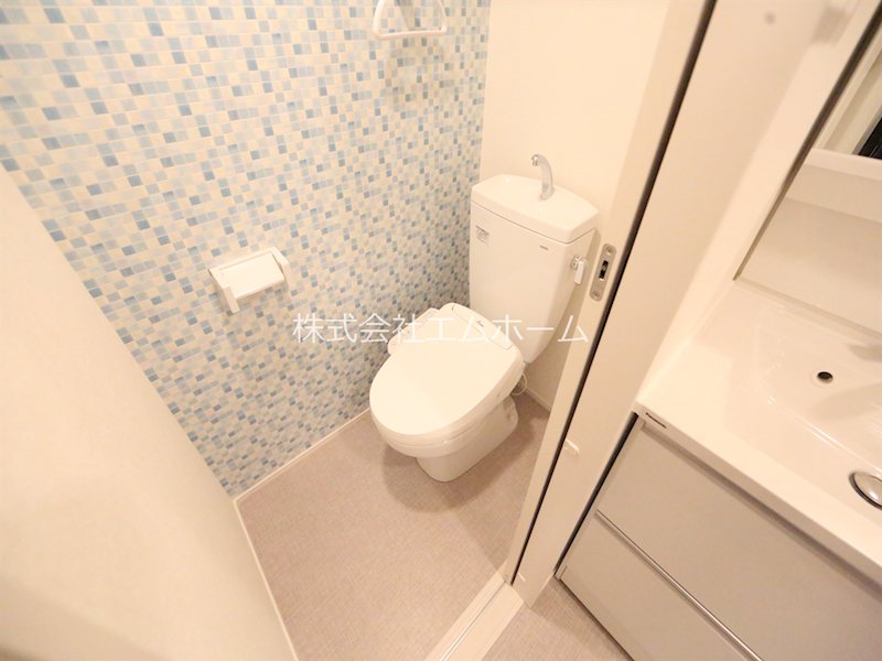 トイレ　温水洗浄暖房便座付トイレ