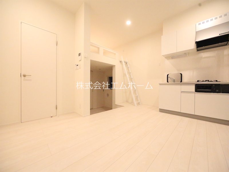 居室・リビング　ＬＤＫ8.5帖　洋室4帖　ロフト4.2帖