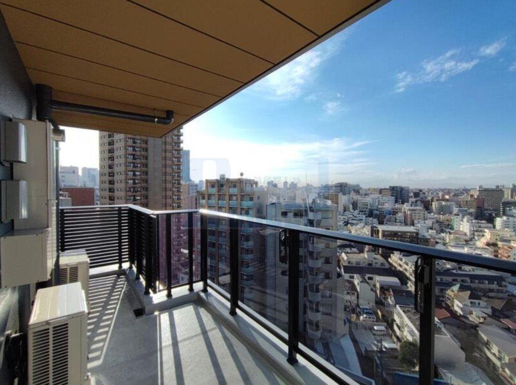 バルコニー　明るいバルコニー！