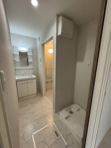 ロビー　反転間取り部屋写真使用