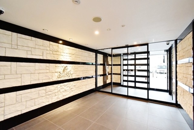 ロビー　宅配ＢＯＸ・防犯カメラ・ロビー・自動ドア