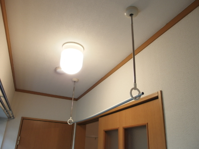 その他設備　室内物干し設備