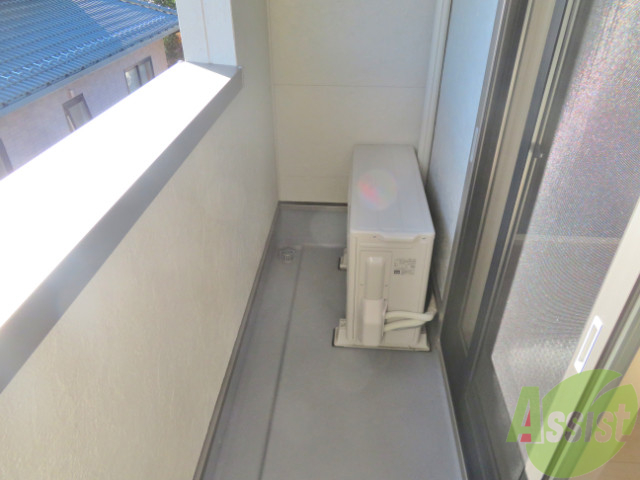 バルコニー　南向きのバルコニーはお洗濯もはかどりそうです