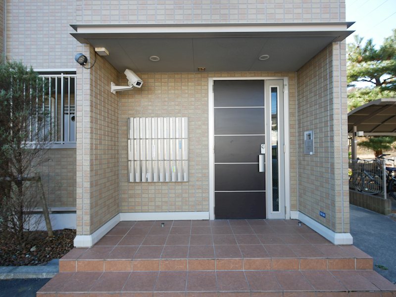 エントランス　オートロック・防犯カメラ