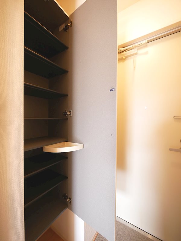 玄関　シューズボックス付き