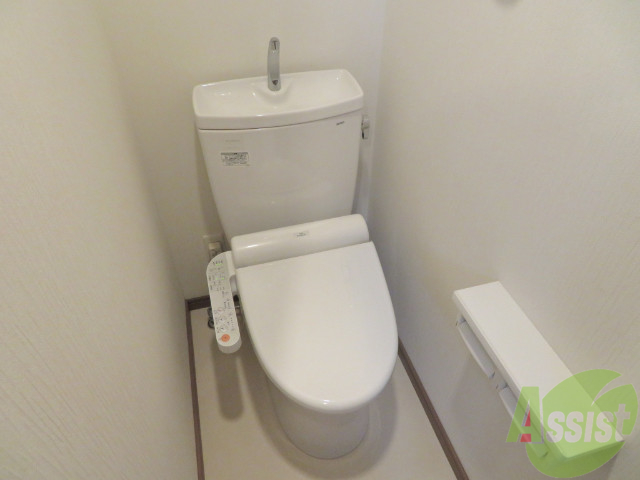 トイレ　ウォシュレット付きのトイレです。シャワートイレは日本の宝。