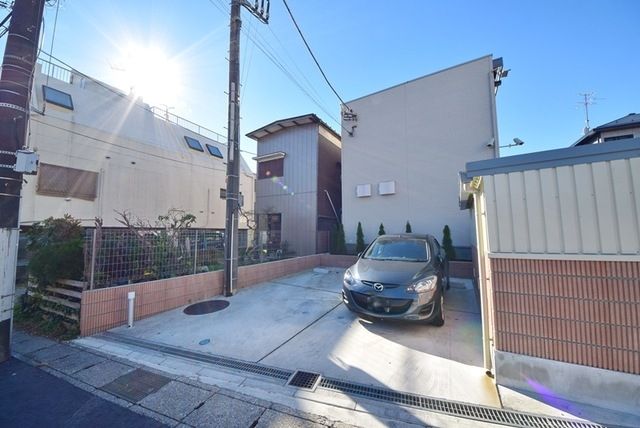 駐車場　敷地内駐車場