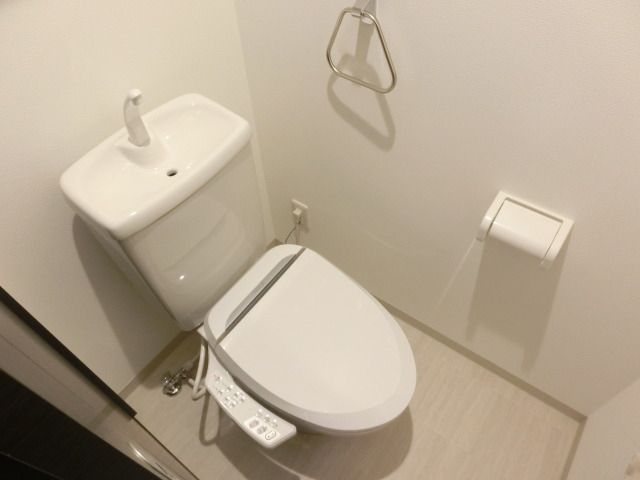 トイレ　ウォシュレット完備