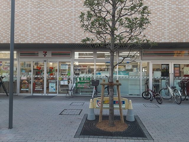 コンビニ　セブンイレブン　三河島駅前（コンビニ）まで217m