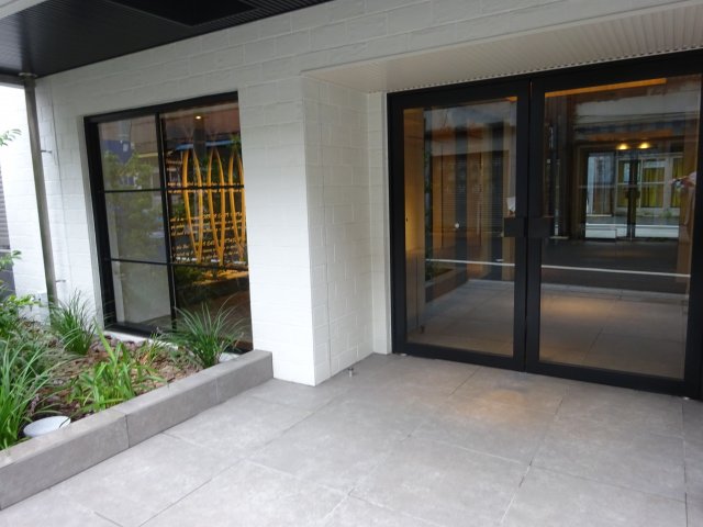 エントランス　Log上野駅前