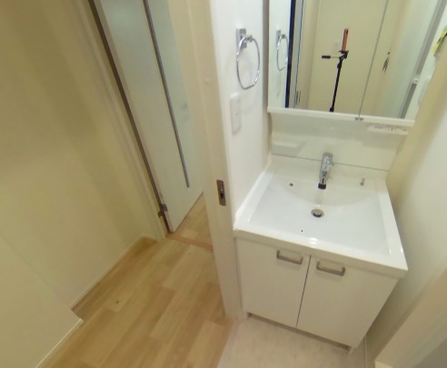 洗面設備　ゆったりとスペースのある洗面所