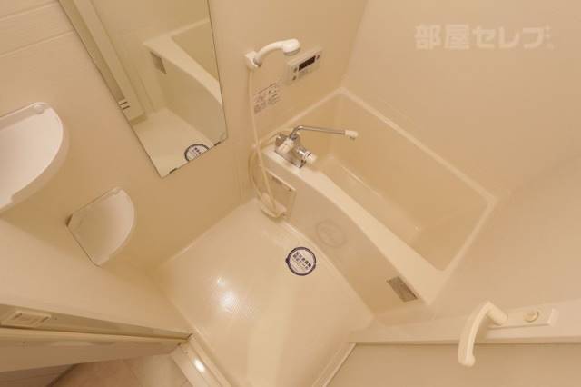 バス・シャワールーム　※５０６号室の写真を参照しています